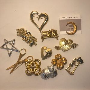 Assortment 12 pins for gifts or crafts